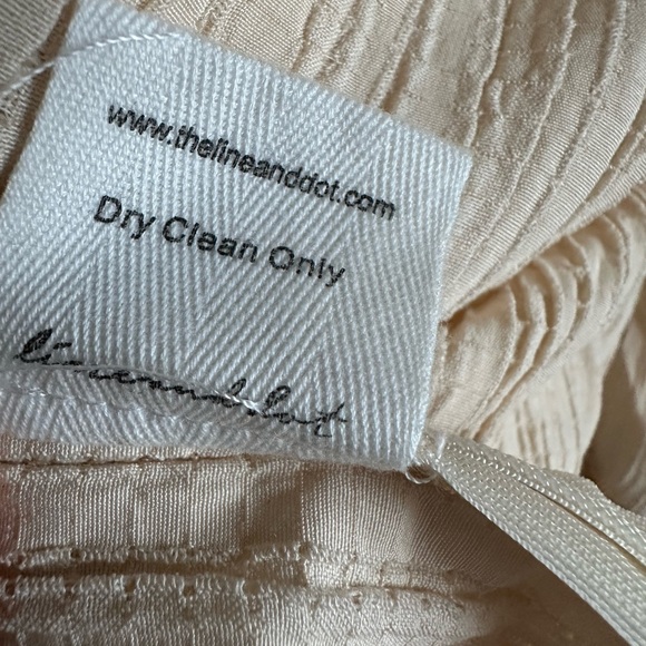 LINE AND DOT Ella Top. - Picture 13 of 14